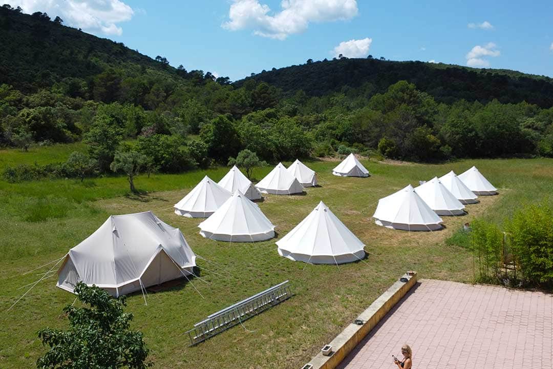 location de tente mariage au chateau du petit nans