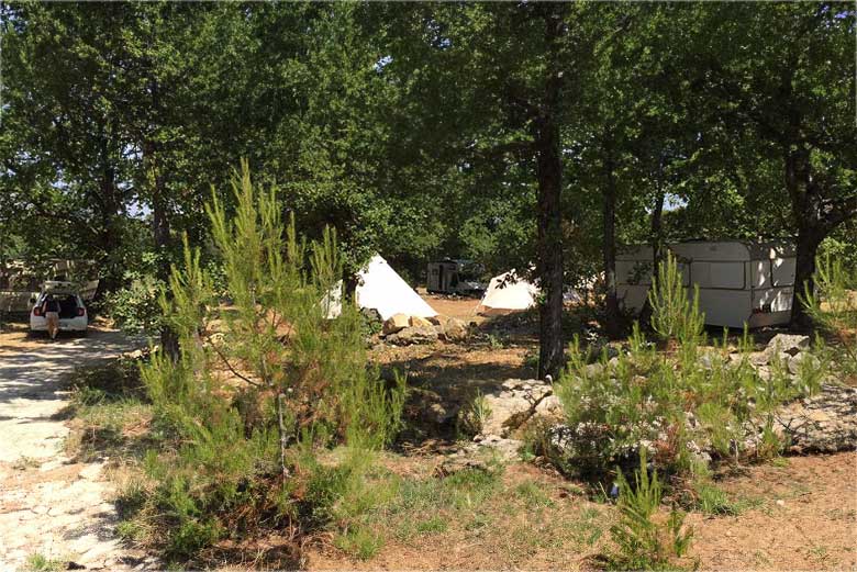 location tente mariage camping le rouquier seillans