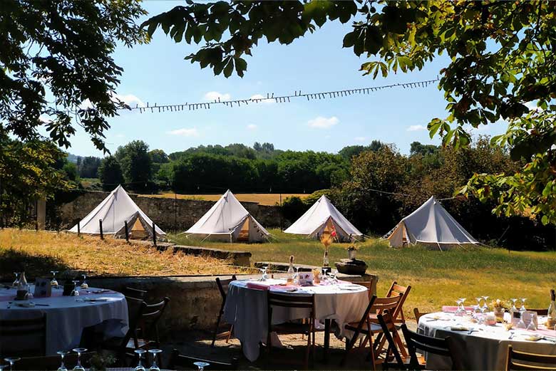 location tente mariage domaine la castelette à la Tour d'Aygues