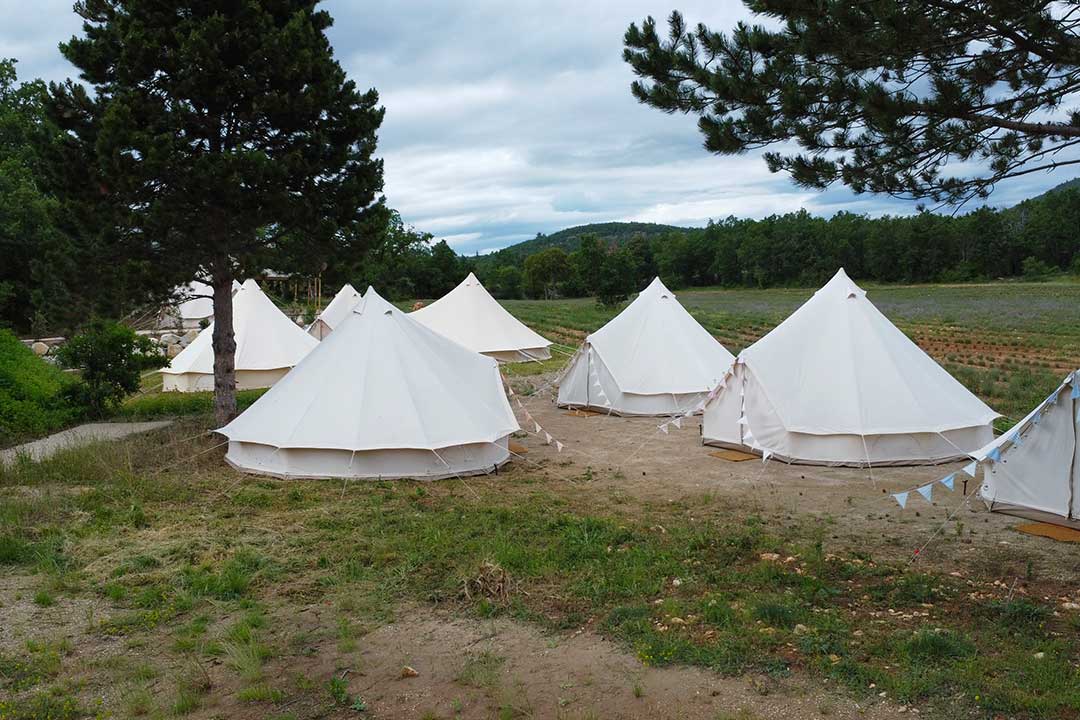 location tentes mariage a la grange de javon