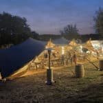 mariage sous une tente nomade en automne