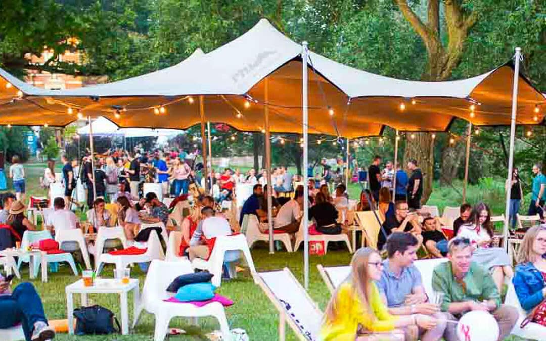 5 raisons d’organiser un brunch de mariage sous une tente nomade